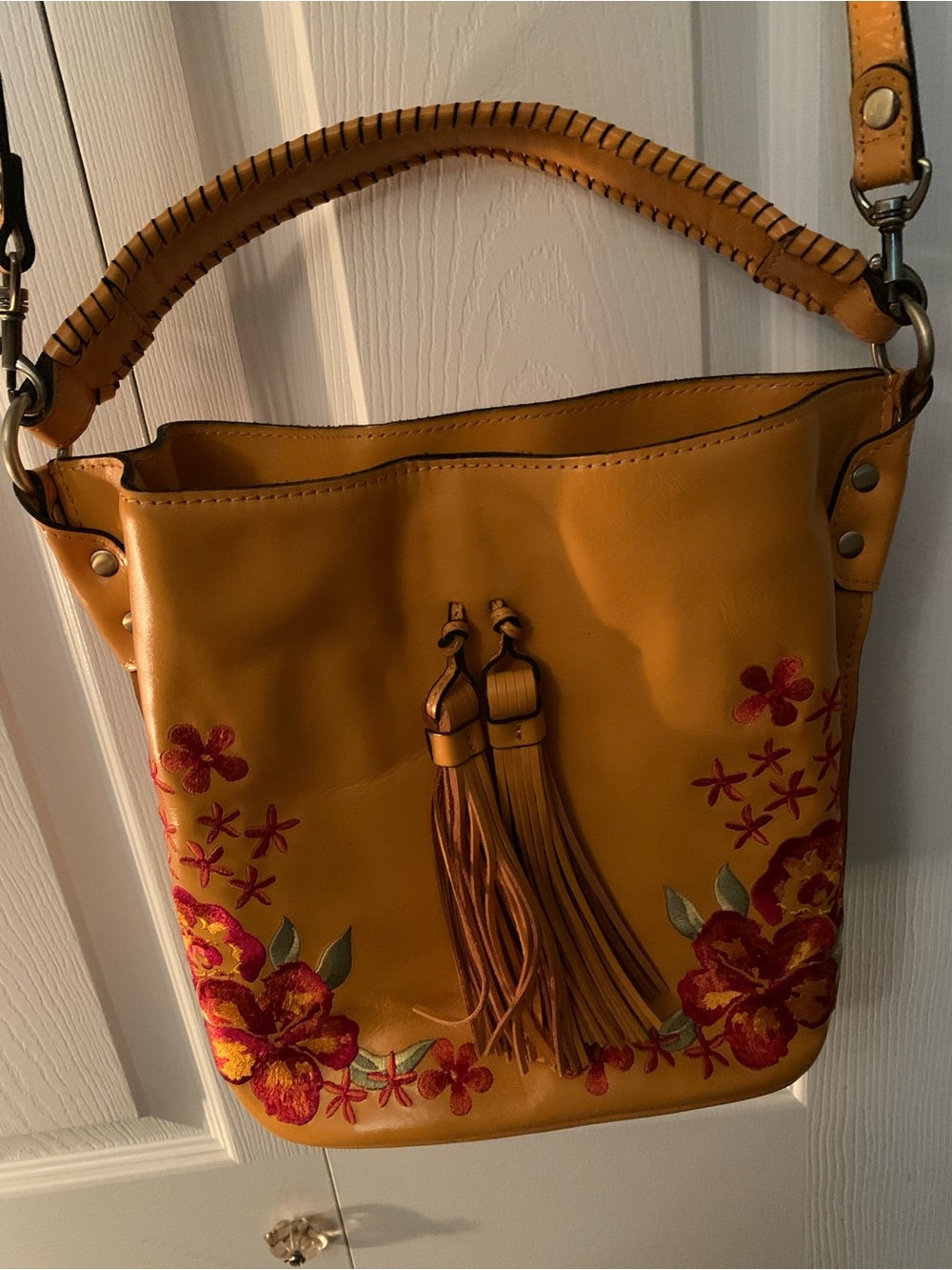 Patricia Nash octavia leather embroidered bucket bag in rare Sunset - Picture 2 of 7